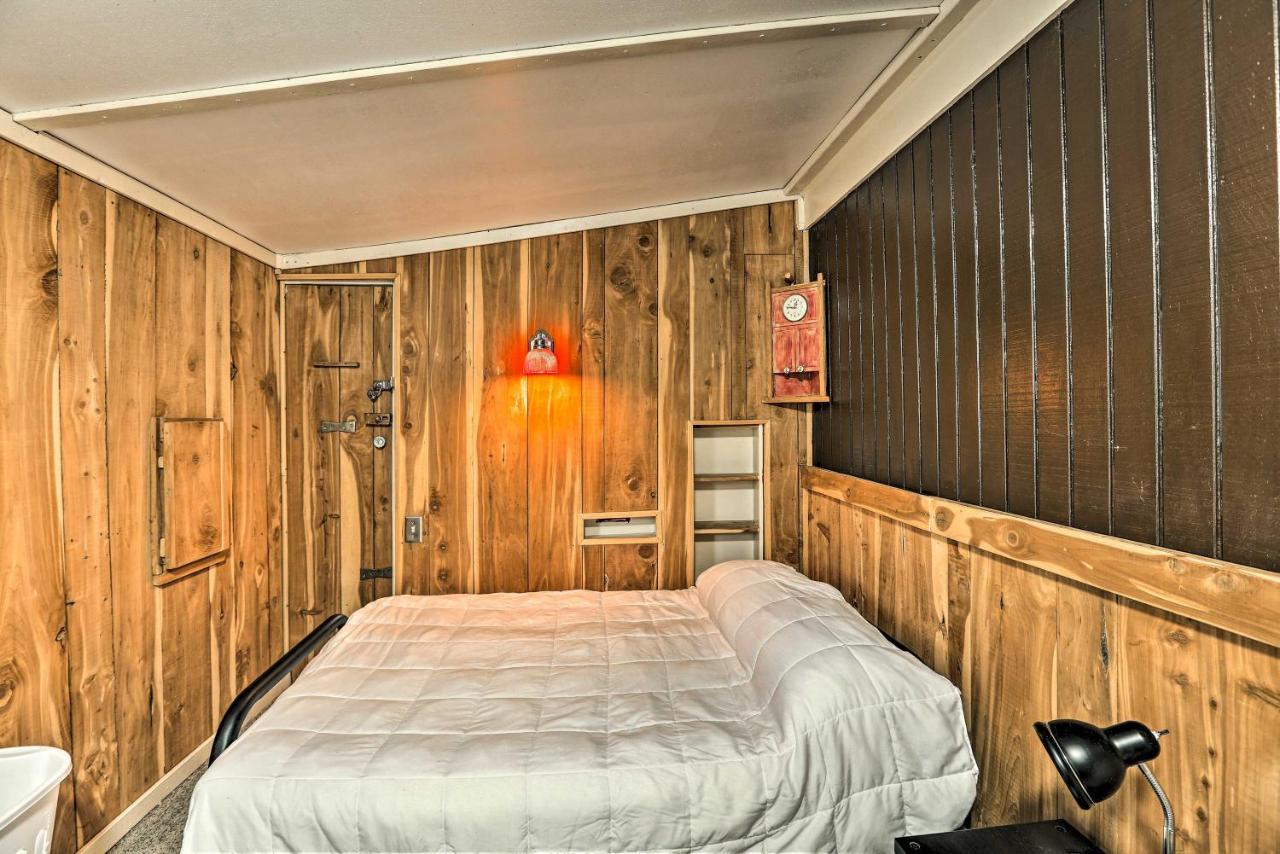 1950S Serenity Pond Cabin With View Peace And Quiet! Таладега Екстериор снимка